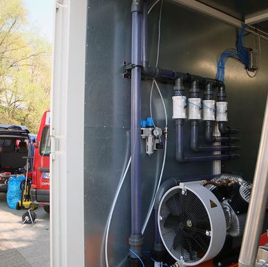 AKO pinch valves as control valves in commercial vehicles