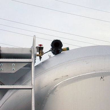 Pinch valves from AKO used as control valves in silo trucks